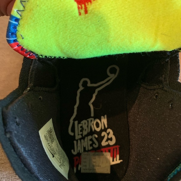 Lebron XVI Basketball Shoe ~Size 8.5 Men’s - Picture 2 of 5